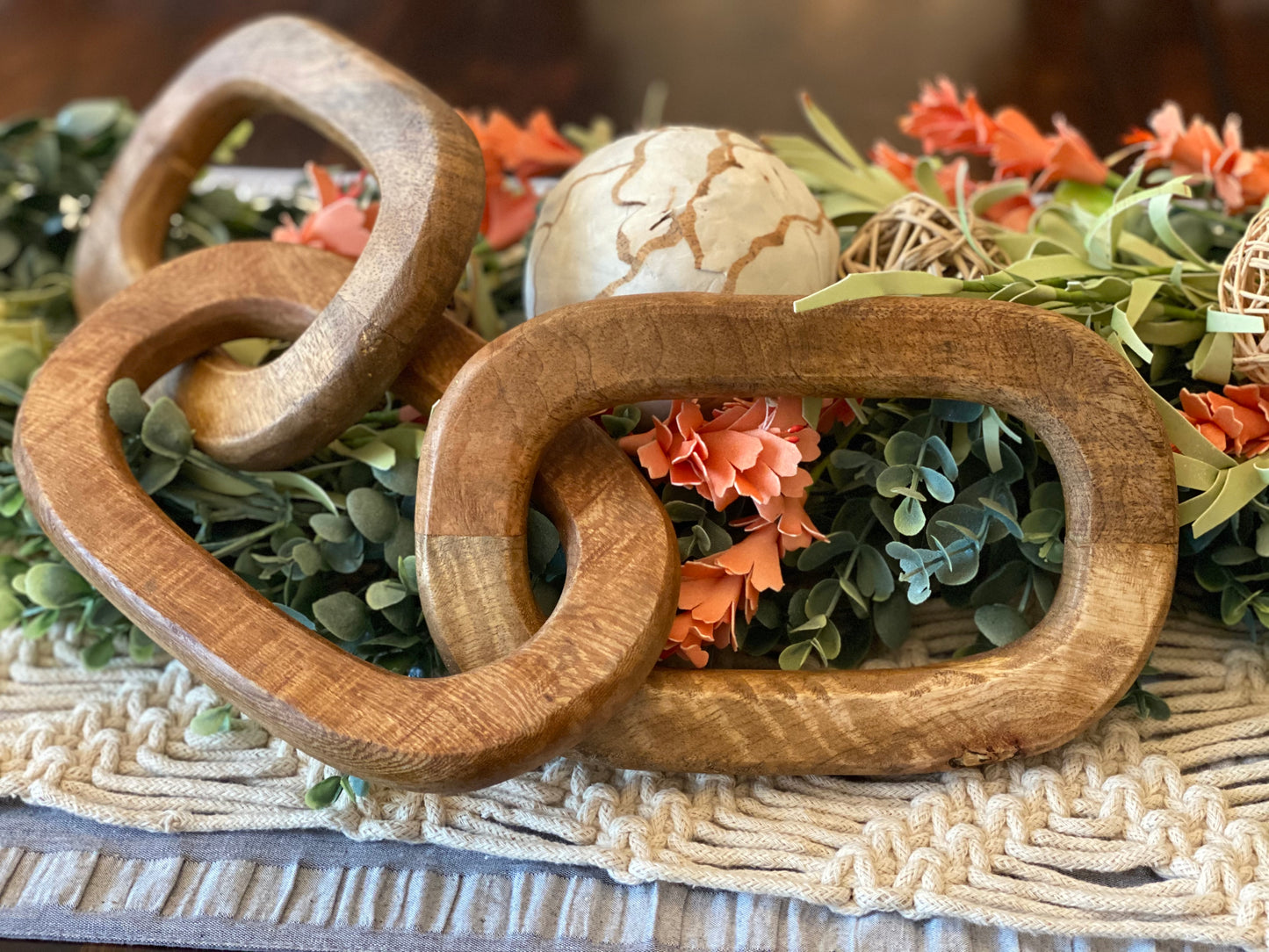 Carved Mango Wood Chain Link Table Top Decor