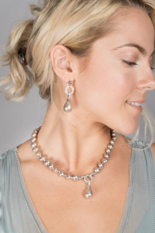 Paramount Pearl Necklace